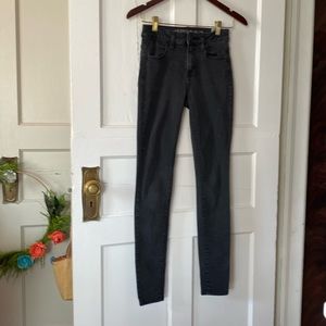 American Eagle Hi-Rise Jegging size 2